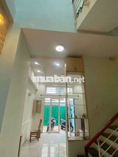 Cho thuê nhà Nguyên Căn Trương Đăng Quế Gần Chợ Hoàng Hoa Thám