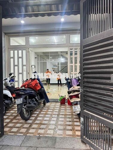 CHO THUÊ NNC ĐƯỜNG 10M – NHÀ 1 TRỆT 2 LẦU VEN SÔNG, KDC BÌNH LỢI, BT