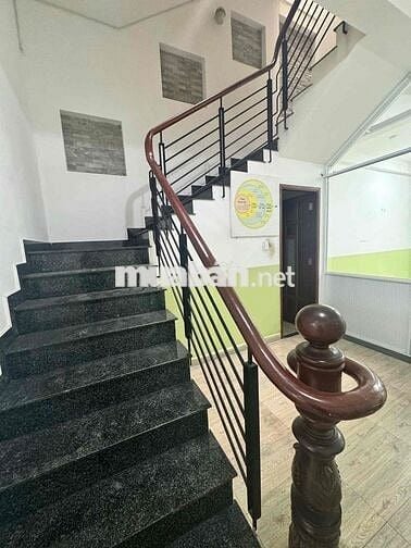 CHO THUÊ NNC ĐƯỜNG 10M – NHÀ 1 TRỆT 2 LẦU VEN SÔNG, KDC BÌNH LỢI, BT