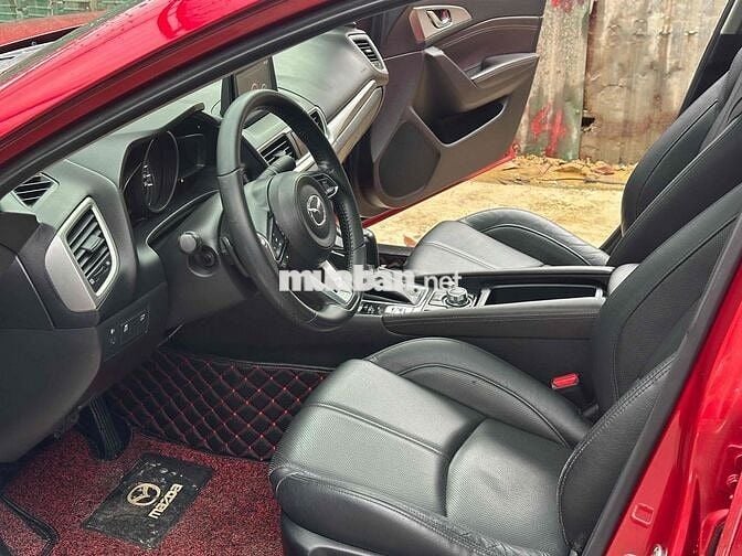 Mazda 3 2019 1.5L Sport Luxury - 80000 km