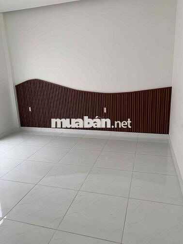 Bán nhà mới vô ở ngay 5,6 x 20m 2pn hẻm xe hơi đường Đặng Thúc Vịnh-HM
