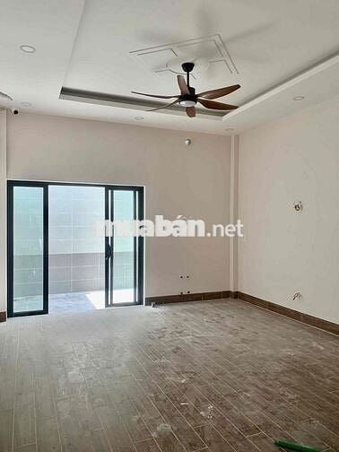 Nhà Mới 100% 4,5x20M Khu 38Ha CÓ THANG MÁY