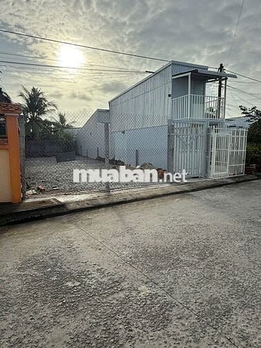 Bán đất mặt tiền DT :147.7m2 có thổ cư tại đường Thiên Hộ Dương