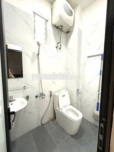 BÁN NHÀ TÂN MAI Ô TÔ ĐỖ CỬA GI.Á 6 ĐỒNG