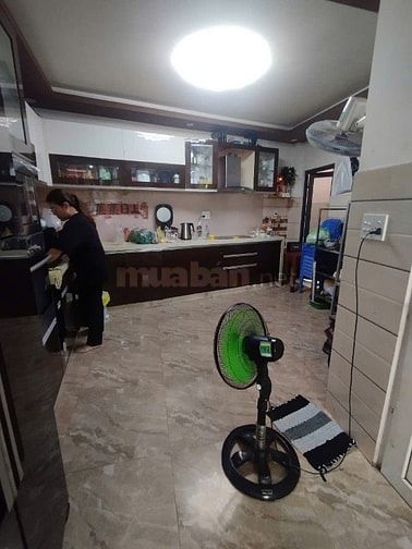 Bán nhà cách hẻm 10m 181 Âu Dương Lân 20m