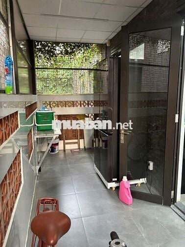 Cho thuê Nhà phố vườn 1 trệt 2 lầu full nội thất không gian yên tĩnh