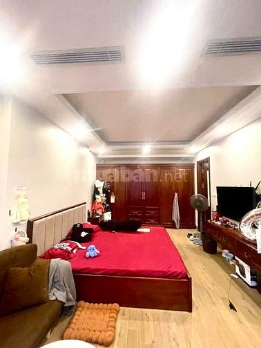 Bán nhà Phạm Tuấn Tài, 5 tầng, thang máy, phân lô, ô tô tránh. 22 tỷ