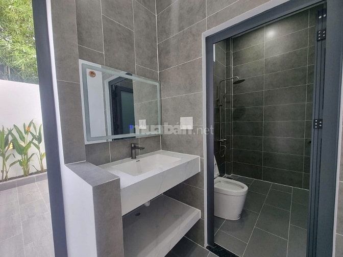 BÁN NHÀ 1T/1L MỚI 100% VÒNG XOAY VÕ VĂN KIỆT ĐƯỜNG 6M