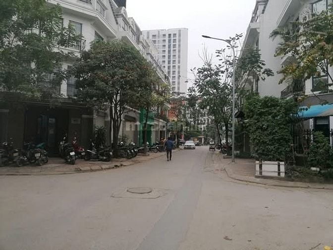 Bán nhà lô góc Phùng Khoang 60m², 5 tầng, 2 vỉa hè rộng thoáng