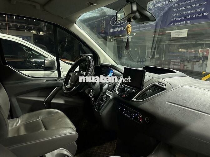 Ford Tourneo Titanium 2019, bảo hành 2026, vay 75%