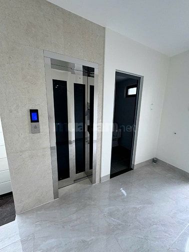 NHÀ 2 MẶT TIỀN CHỢ LỚN Q6 (4X18) HẦM LỬNG 5 TẦNG THANG MÁY. CHỈ 19,5 Ỷ