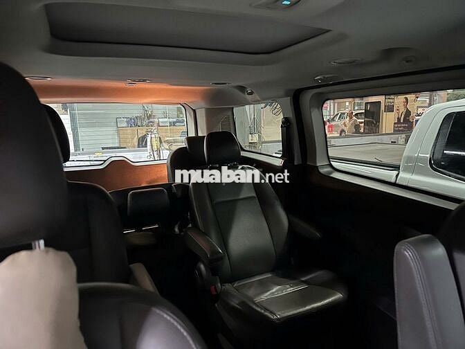 Ford Tourneo Titanium 2019, bảo hành 2026, vay 75%