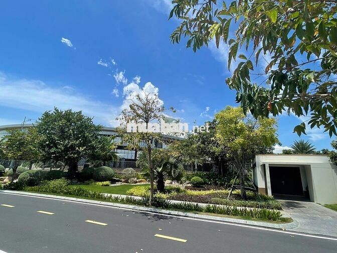 CHO THUÊ VILLA 4 PHÒNG NGỦ ĐẸP CÓ HỒI BƠI KHU WYNDHAM GRAND CAM RANH