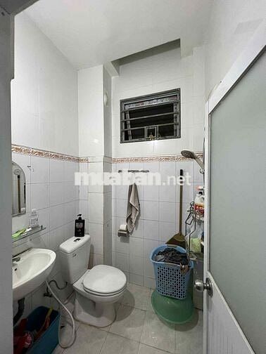 NHÀ HẺM 2 tầng, 31m2, cách Tôn Đản 50m, chính chủ