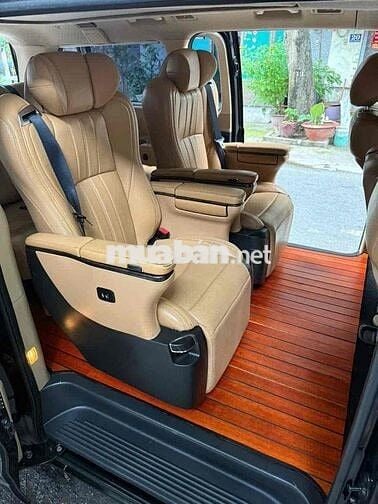 Hyundai Starex tự động nhập hàn Quốc rất mới.