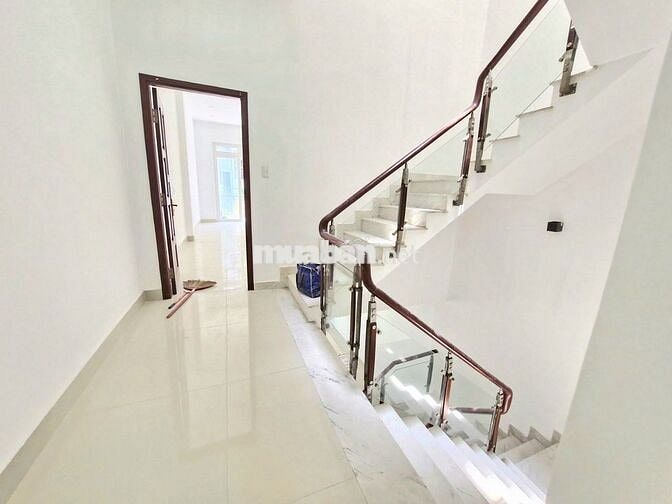 CHO THUÊ NHÀ MỚI 5 x 20M, 4 TẦNG  - HẺM VIP 766/3A SƯ VẠN HẠNH, Q10