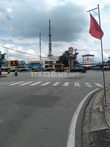 Cần bán gấp lô đất thổ cư khu phố 4 thị trấn Đông Thành Đức Huệ LongAn