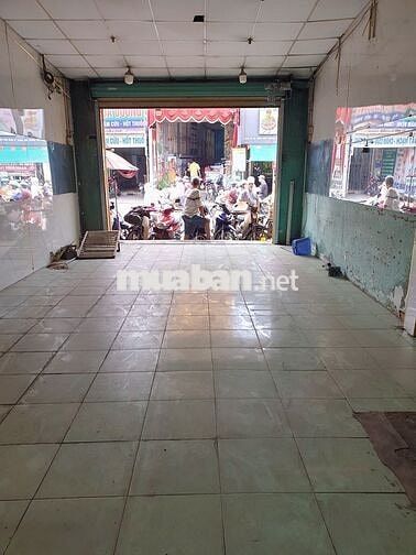 Cho thuê nhà 5x20 mặt tiền Phan Văn Hớn, nằm giữa chợ Đại Hải, XTT, HM