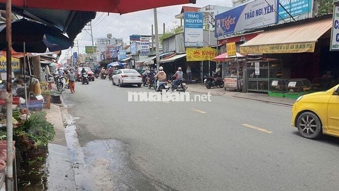 Cho thuê nhà 5x20 mặt tiền Phan Văn Hớn, nằm giữa chợ Đại Hải, XTT, HM
