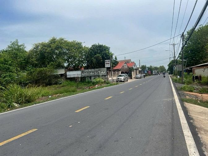 Ngộp giá rẻ bán gấp MT Tỉnh Lộ 15, thuận tiện xây kho xưởng đầu tư