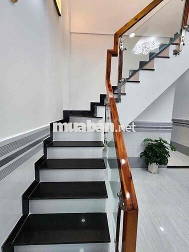GẤP BÁN GIẢM SỐC 100TR, NHÀ CÁCH MẶT TIỀN 1 CĂN, GIÁ HỜI CHỈ 4 TỶ LẺ