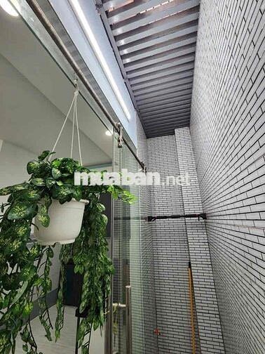 GẤP BÁN GIẢM SỐC 100TR, NHÀ CÁCH MẶT TIỀN 1 CĂN, GIÁ HỜI CHỈ 4 TỶ LẺ