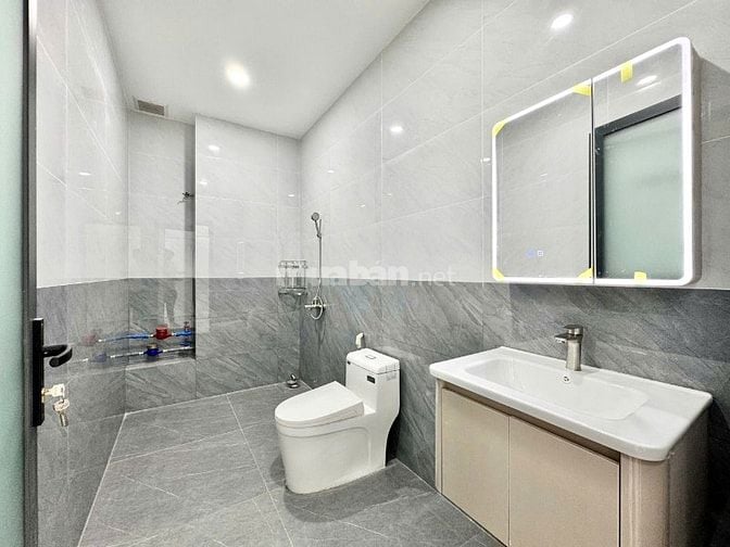 Cho thuê căn hộ mới xây 100%, nội thất cao cấp 65m2