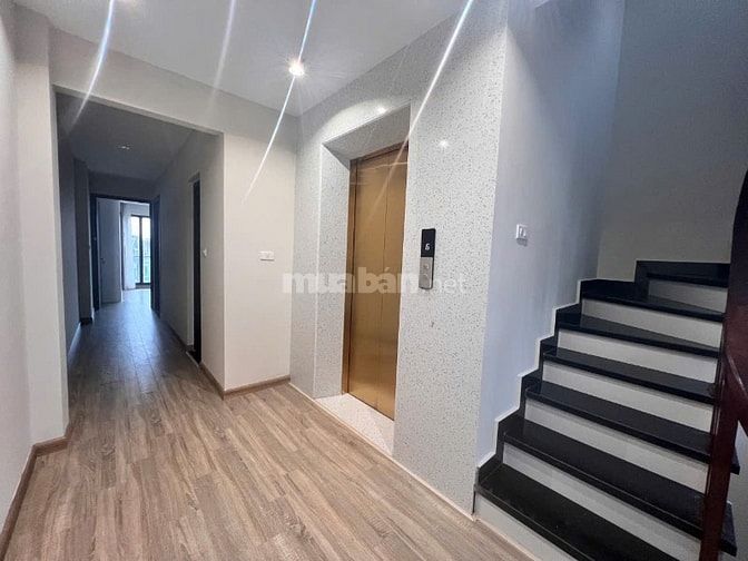 Bán nhà mặt đường 537 Bát Khối, 60m2, 7 tầng 1 tum.
