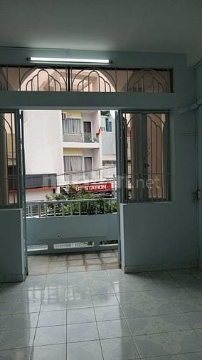 Sát mặt tiền Bình Phú. 1T,1L,1Th. Sân rộng để xe hơi, mới sơn sửa