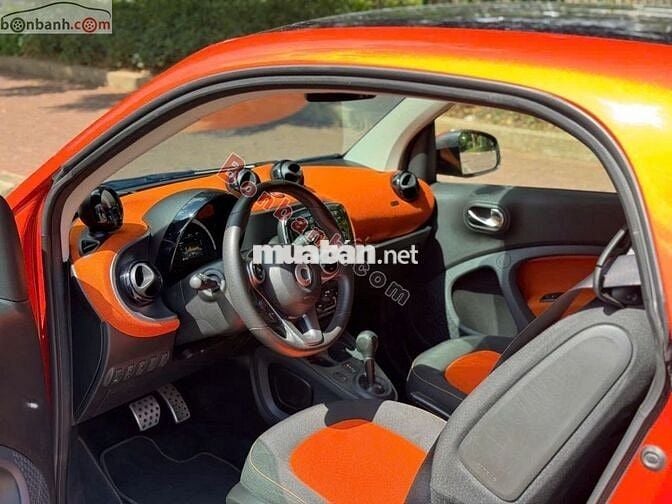 SMART FORTWO sản xuất 2015 màu siêu hiếm..