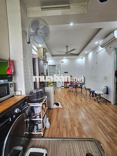 Bán căn hộ toà A6D Nam Trung Yên, 50m2, 2N, 1K, 1WC, giá 4.25 tỷ