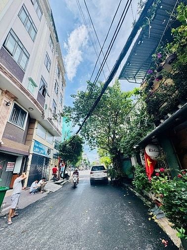 HÀNG HOT!!! Nhà Mặt tiền DT:13x11m kinh doanh Yên Thế, P2, Q.Tân Bình.