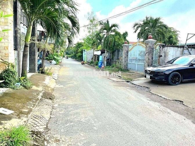 Nhà kp Đông Tác  phường Tân Đông Hiệp Dĩ An, tp Hồ Chí Minh