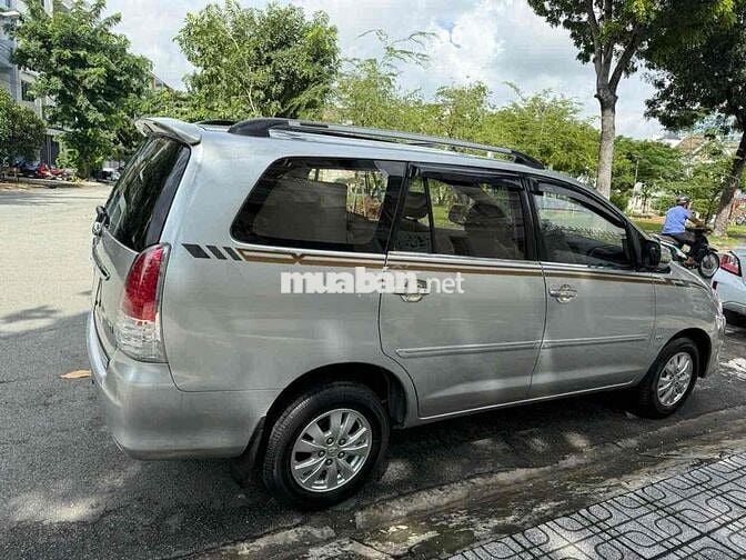 Toyota Innova 2.0  2010 V máy số zin rất đẹp.
