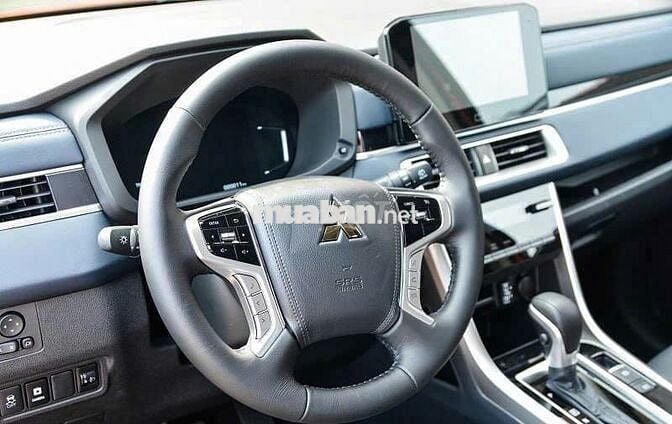 MITSU XPANDER CROSS MY 25 GIẢM HƠN 100TR TIỀN MẶT