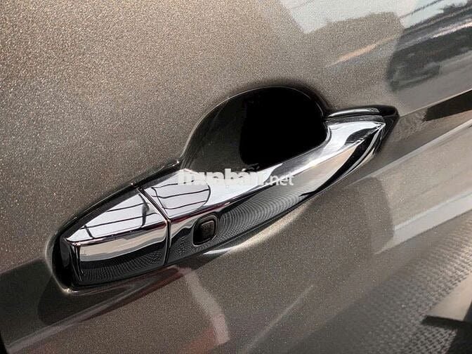 MITSU XPANDER CROSS MY 25 GIẢM HƠN 100TR TIỀN MẶT
