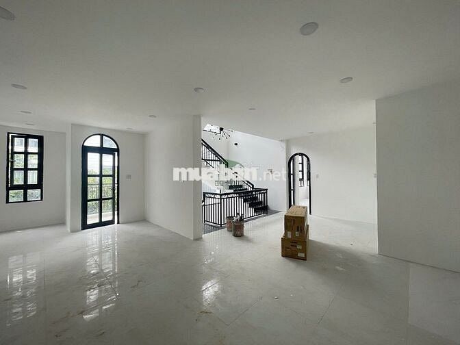 CHO THUÊ NHÀ 505M2 LÔ GÓC ACC VƯỜN XOÀI NHA TRANG GIÁ 50 TRIỆU/ THÁNG