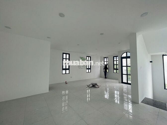CHO THUÊ NHÀ 505M2 LÔ GÓC ACC VƯỜN XOÀI NHA TRANG GIÁ 50 TRIỆU/ THÁNG