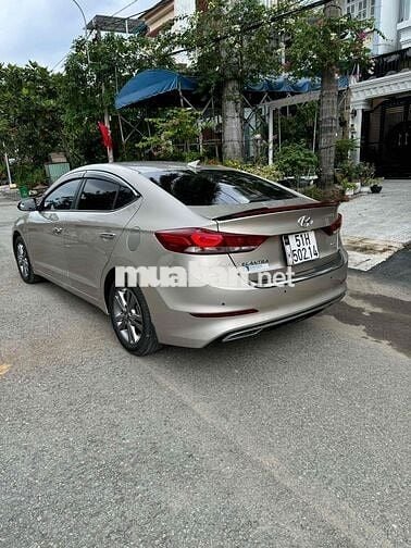 Hyundai Elantra 2019 1.6AT - 80000 km