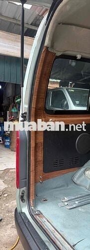 Toyota Hiace phom mới máy dầu tải VAN chạy giờ cấm