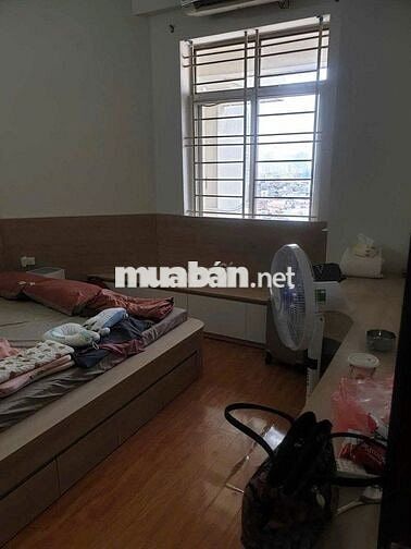 Chính chủ bán CH tòa A số 6 Đội Nhân, 71m2, 2N,1WC, giá 6.5 tỷ.