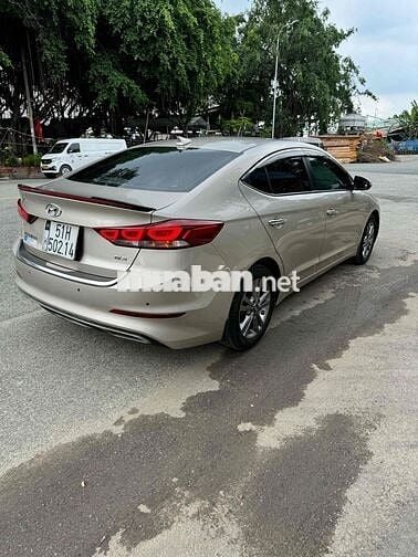 Hyundai Elantra 2019 1.6AT - 80000 km