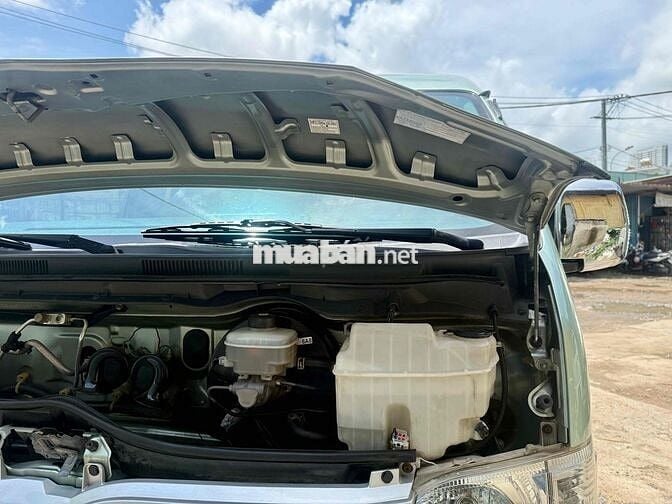 Toyota Hiace phom mới máy dầu tải VAN chạy giờ cấm