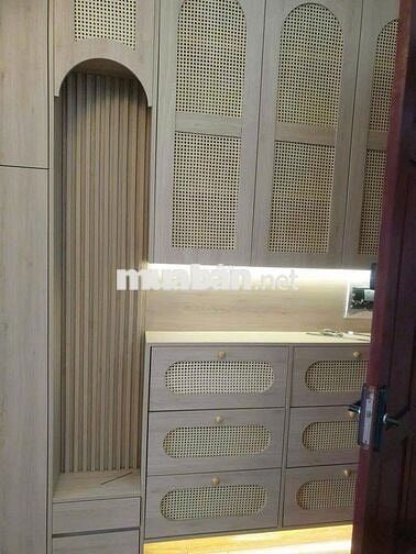 Chính chủ bán CH tòa A số 6 Đội Nhân, 71m2, 2N,1WC, giá 6.5 tỷ.