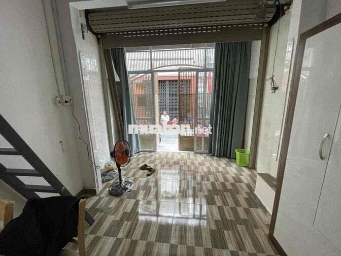 MẶT BẰNG CHO THUÊ CÓ CHỖ NGỦ LẠI 1 GÁC 1 TRỆT RIÊNG BIỆT HẺM OTO