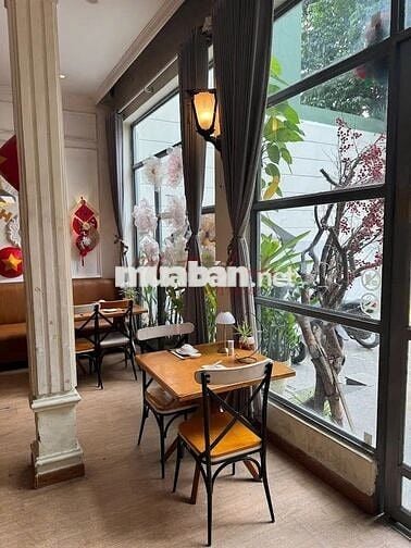 Nhà xinh xắn - có sân rộng mặt tiền Tân Bình !!! Ngang 8m 2 lầu giá xx