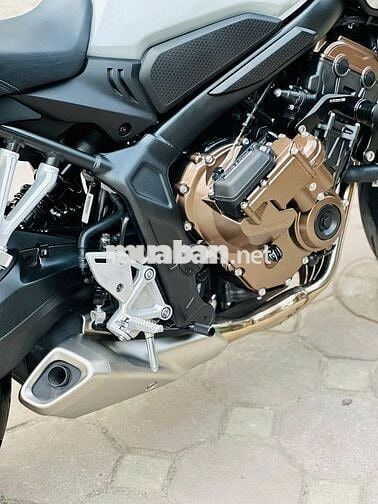 Mạnh Hà Motor bán CB650R 2025 eclutch 800km mới