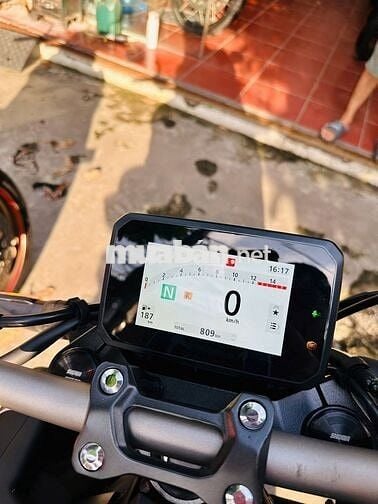 Mạnh Hà Motor bán CB650R 2025 eclutch 800km mới
