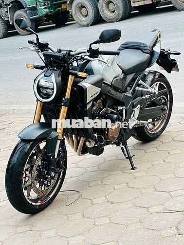 Mạnh Hà Motor bán CB650R 2025 eclutch 800km mới
