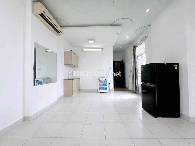 CĂN HỘ STUDIO BAN CÔNG, MÁY GIẶT RIÊNG, GẦN ĐH KINH TẾ Q10